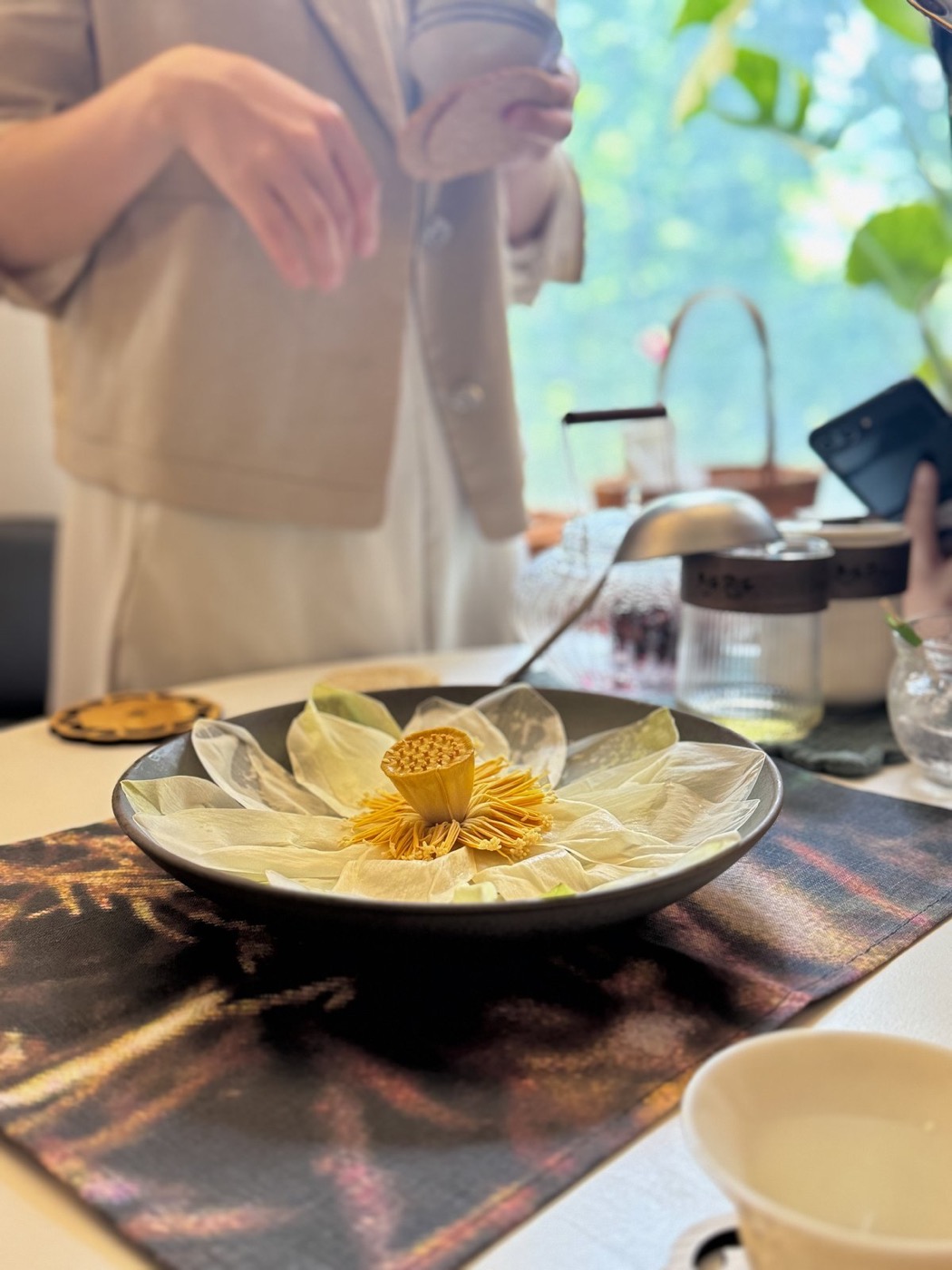 정성껏 우려낸 연꽃차